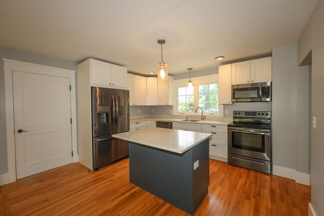 Building Photo - 49 N Amherst Rd