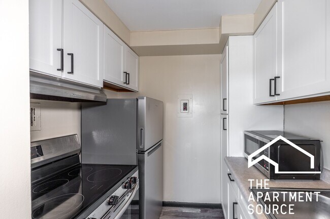 Building Photo - 1400 Chicago Ave