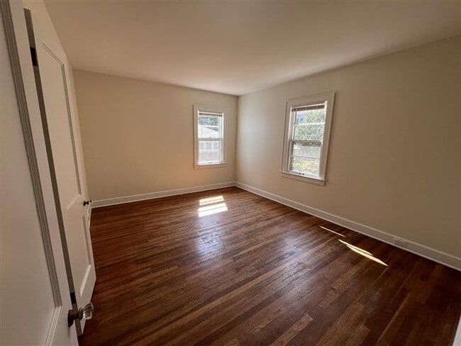 Building Photo - Newly Renovated Two Bedroom House for Rent...