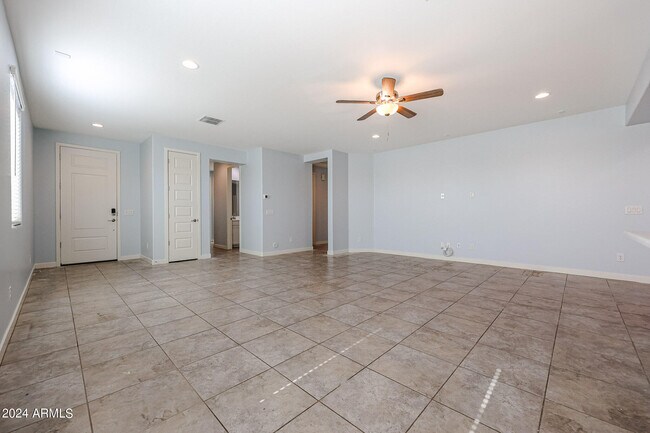 Building Photo - 16382 W Questa Dr