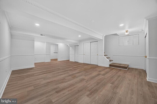 Building Photo - 221 Spring Race Ct