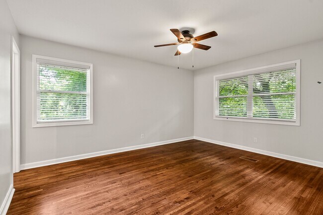 Building Photo - 3 Hickory Ln