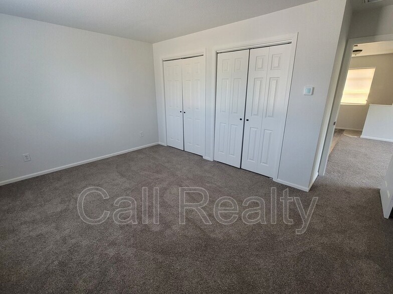 Building Photo - 11122 E Valleyway Ave