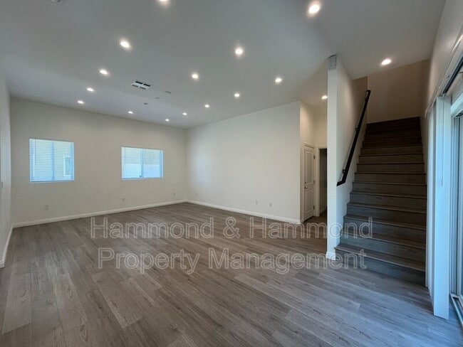 Building Photo - 12680 Bradley Ave