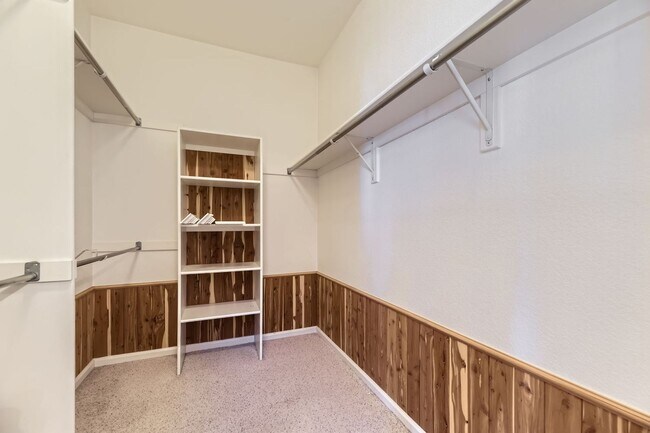 Building Photo - Spacious 4 Bed/ 3 Bath Home with Finished Basement