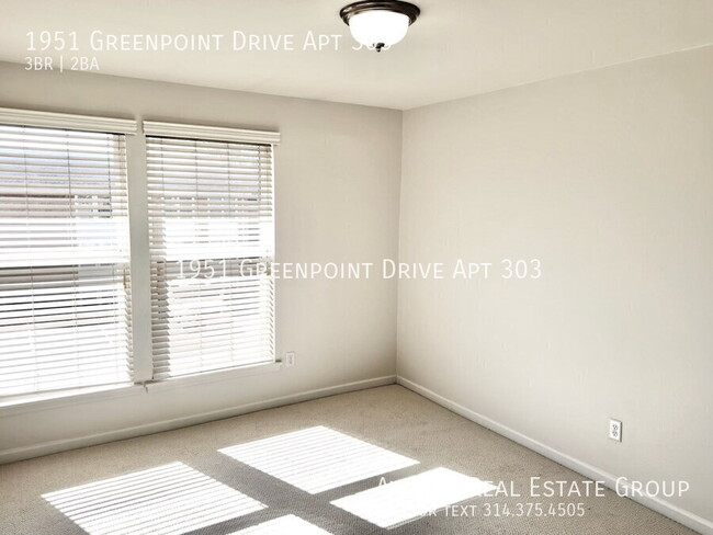 Building Photo - Bright 3-Bed Condo with Modern Updates & P...