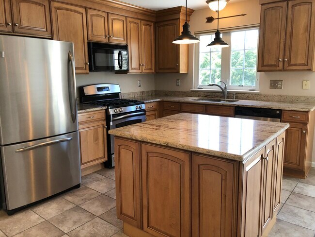kitchen - 752 Howards Loop