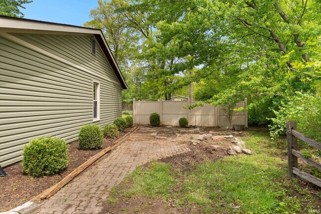Building Photo - 515 Ward Dr