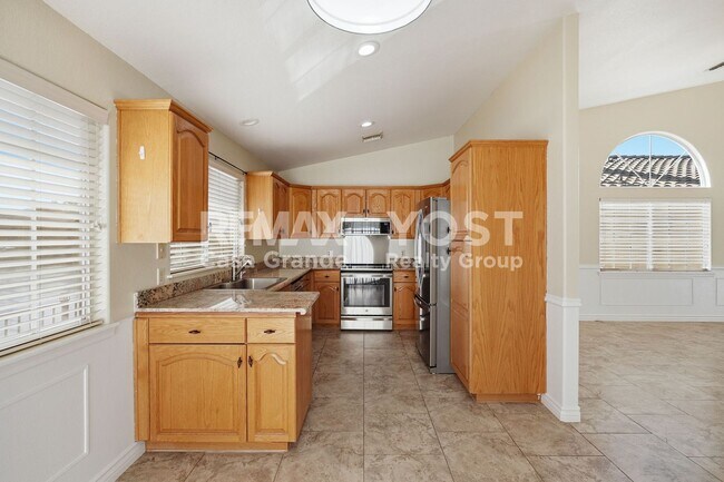 Building Photo - Life Is Better on the Lake! 1/2 off 1st Months rent!