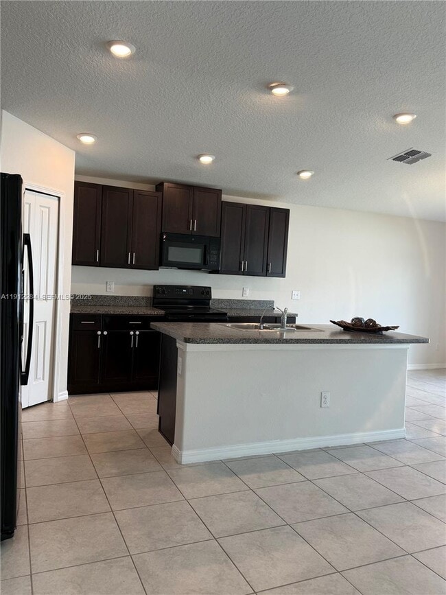 Building Photo - 39889 Harmon Grove Ct