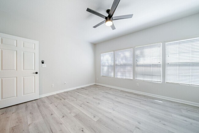 Building Photo - 303 E 38th St