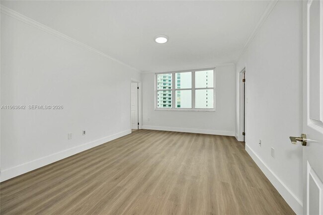 Building Photo - 800 Claughton Island Dr