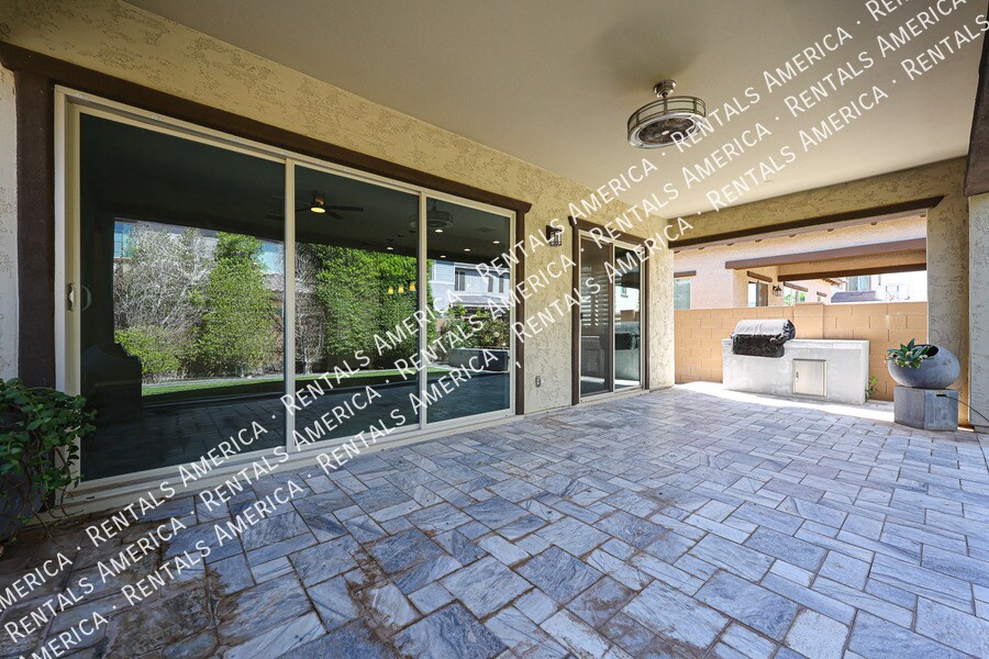 Building Photo - 248 E Desert Broom Dr