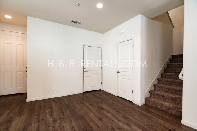 Building Photo - Spacious 4-Bedroom with Granite Finishes in Tracy – Your Dream Home Awaits!