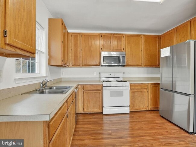 Building Photo - 3844 Koval Ln