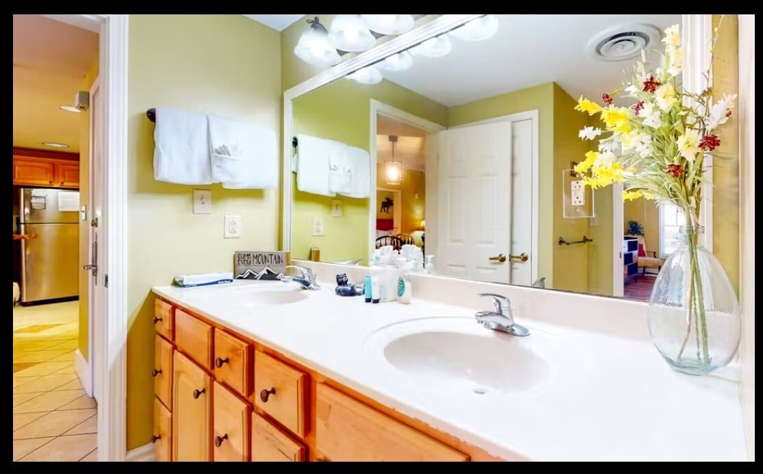 Building Photo - 215 Woliss Ln