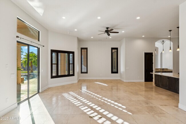 Building Photo - 11407 E Bellflower Ct