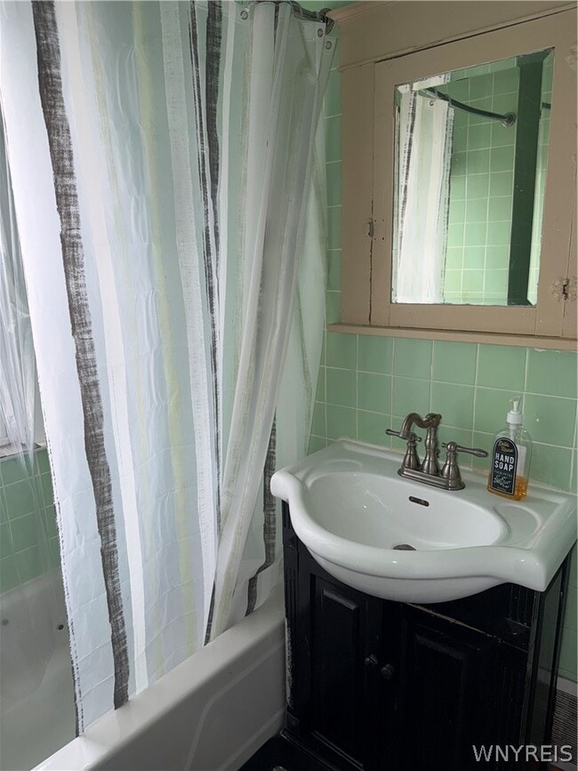 Building Photo - 1616 Walnut Ave