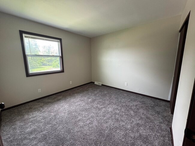 Building Photo - 6457 N 106th St