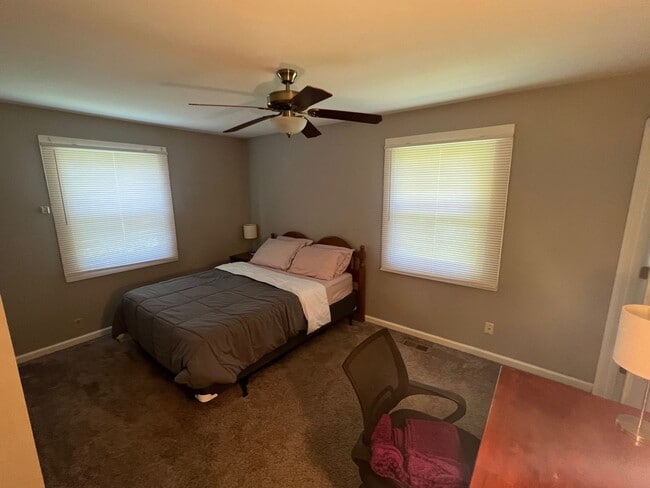 Building Photo - 3 Bedroom Ranch in Southwood - Available S...