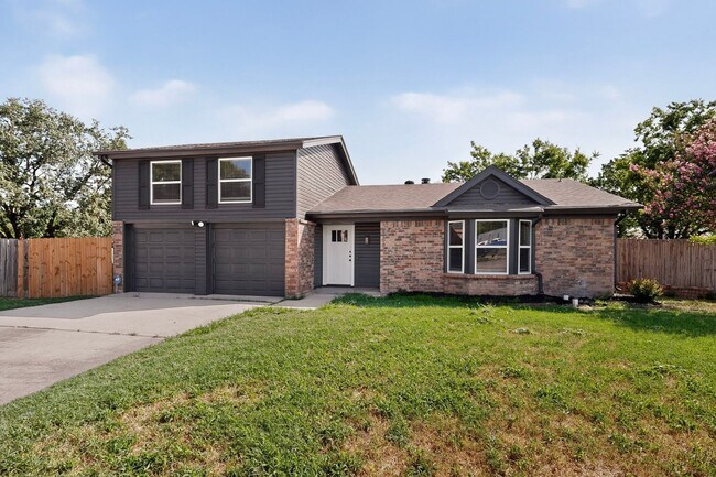 Building Photo - Newly Renovated Home In Watauga Ready To Be Yours!!!!