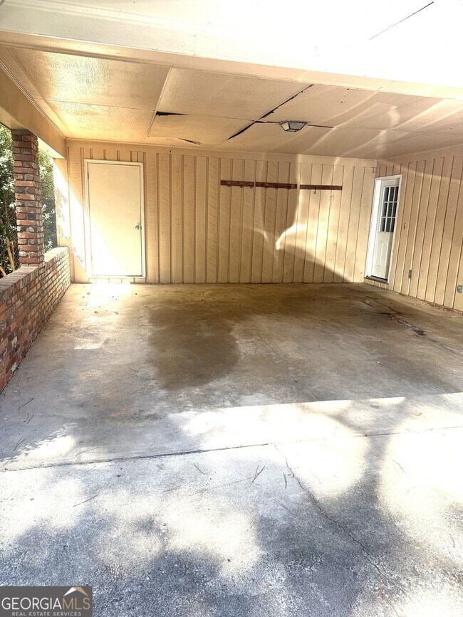 Building Photo - 535 Pierce Ave