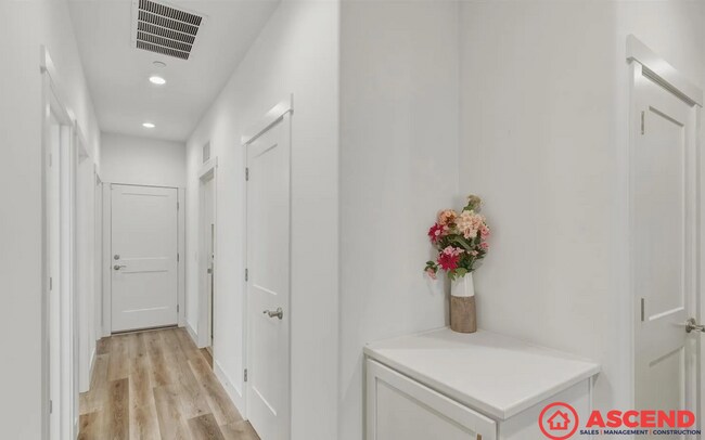Building Photo - Spacious 4-Bedroom Home with Solar, In-Unit Laundry & Full Appliance Package!