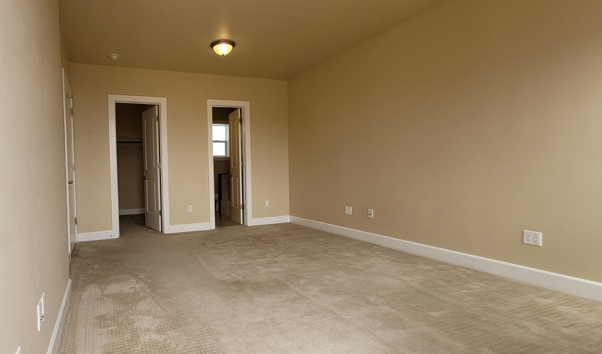 Master bedroom walk in closet and ensuite bathroom - 760 27th Ave