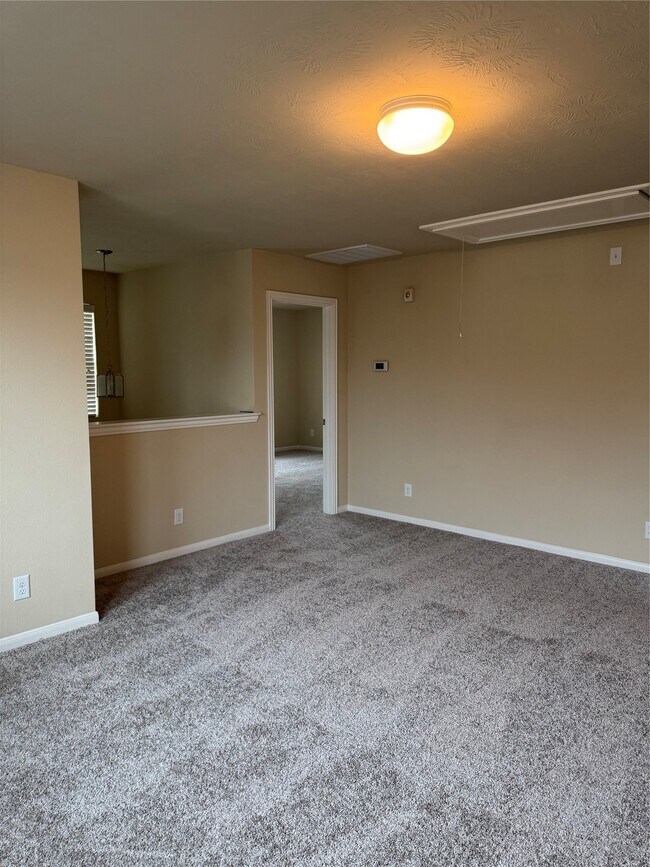 Building Photo - 8127 Almera Falls Dr