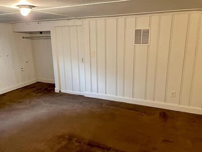 Building Photo - 2802 Berwick Ave