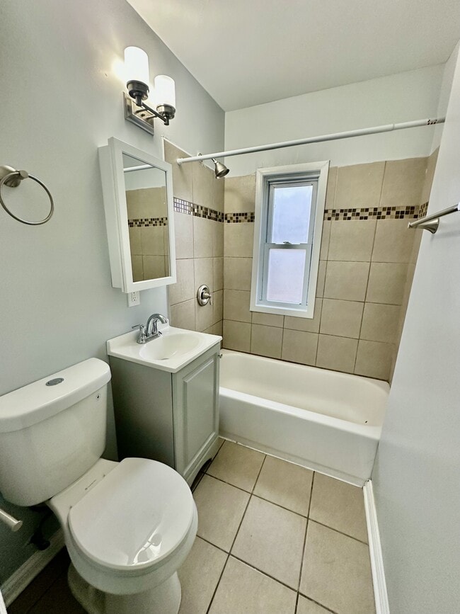 Building Photo - 1917 W 21st St