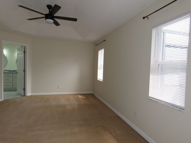 Building Photo - Spacious 4 Bedroom Pool Home Plus Addition...