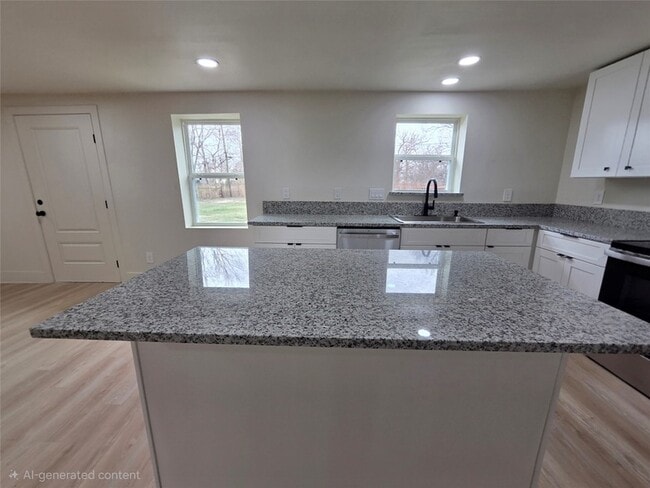 Building Photo - 4607 Englewood St