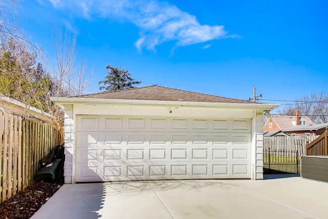 Building Photo - 4138 N Olcott Ave