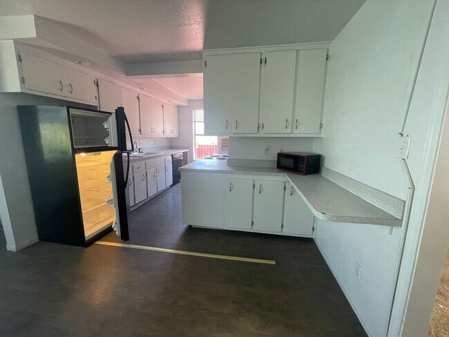 Building Photo - Cozy 2-Bedroom 1 Bath Retreat in Tonopah