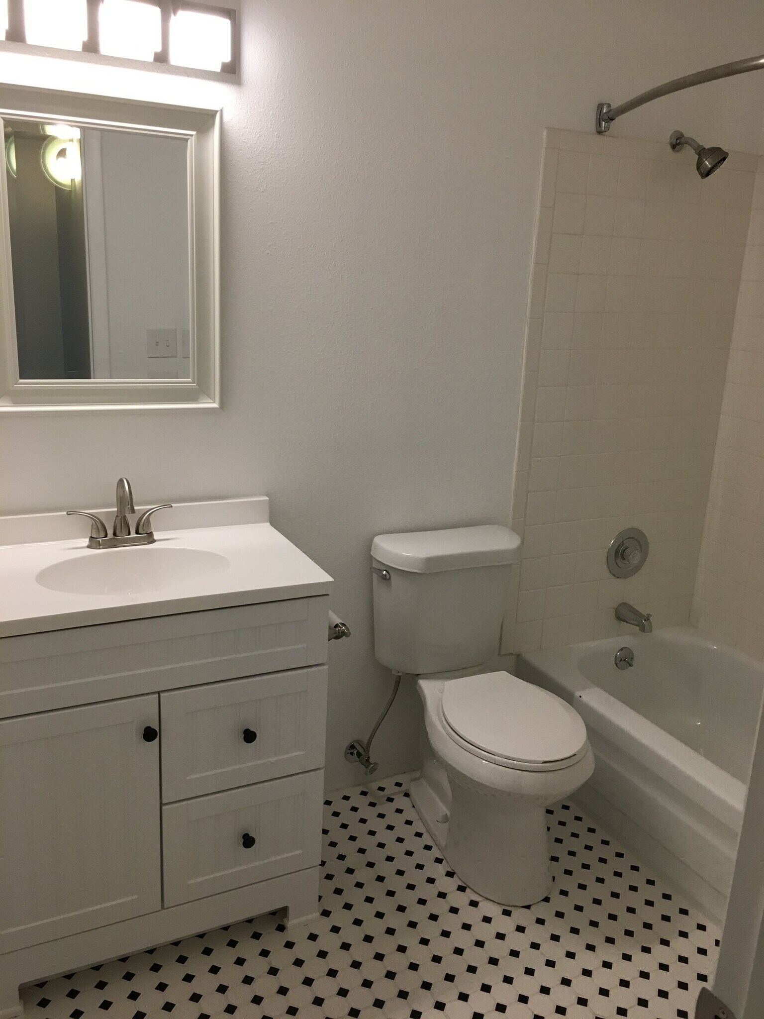 Building Photo - 7110 W 20th Ave