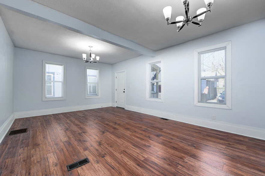 living room - 3115 Hancock Ave