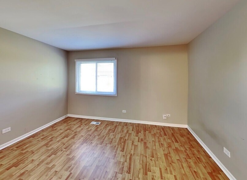 Building Photo - 6793 Redwing Dr