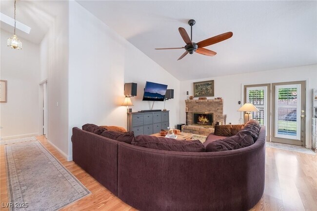 Building Photo - 8628 Highacre Dr