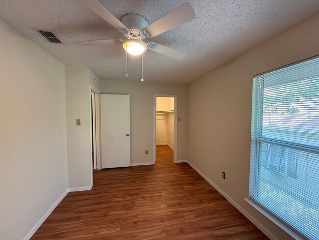 Building Photo - 4520 Depew Ave