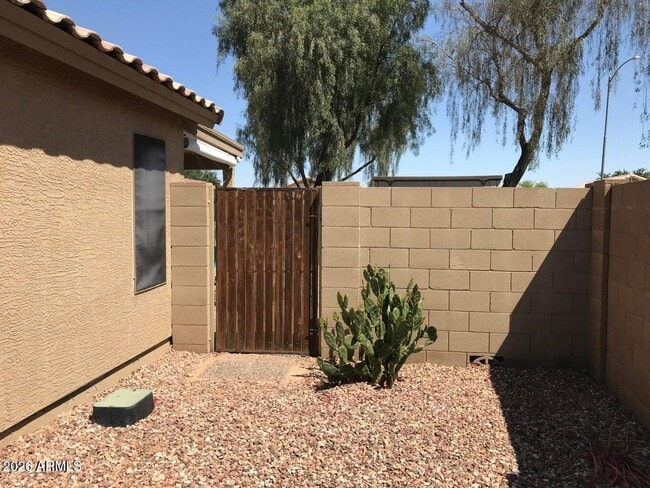 Building Photo - 14948 W Maui Ln