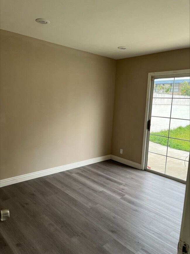 Building Photo - 3-bedrooms 2-bathrooms House for rent in Covina