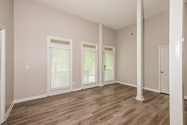 Building Photo - 14 Sleepy Hollow Ct