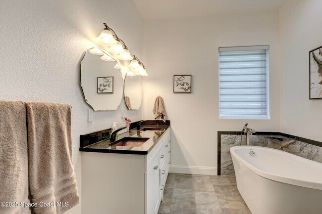 Building Photo - 7785 Grand Oak Cir
