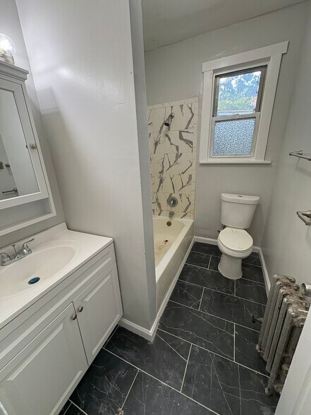 Building Photo - 144 S Durand Pl