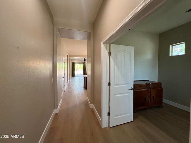 Building Photo - 20480 W Point Ridge Rd