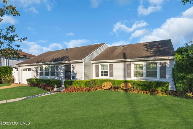 Primary Photo - 1037 Woodgate Ave