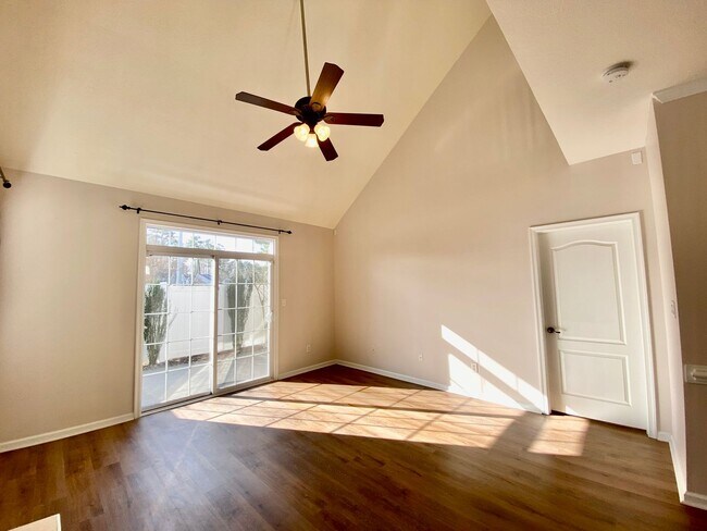 Building Photo - READY July 1st!! End-Unit Condo with Commu...