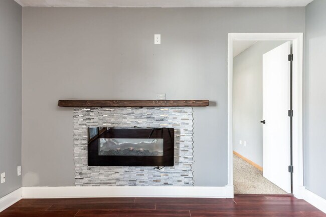 Building Photo - 9529 Minnick Ave