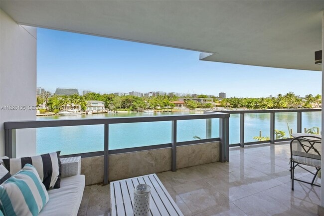 Building Photo - 9261 E Bay Harbor Dr